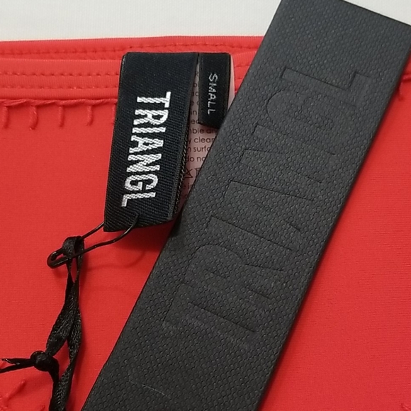 70B Triangl red crochet bikini bottoms - Picture 2 of 5